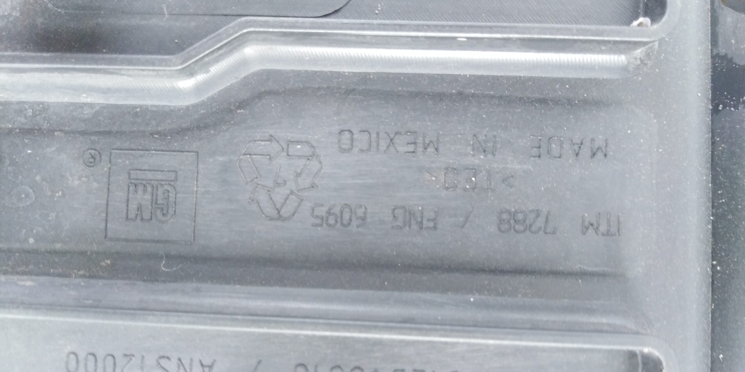 MOLDURA PARACHOQUE TRASERO CHEVROLET SILVERADO (19-21) - Imagen 3