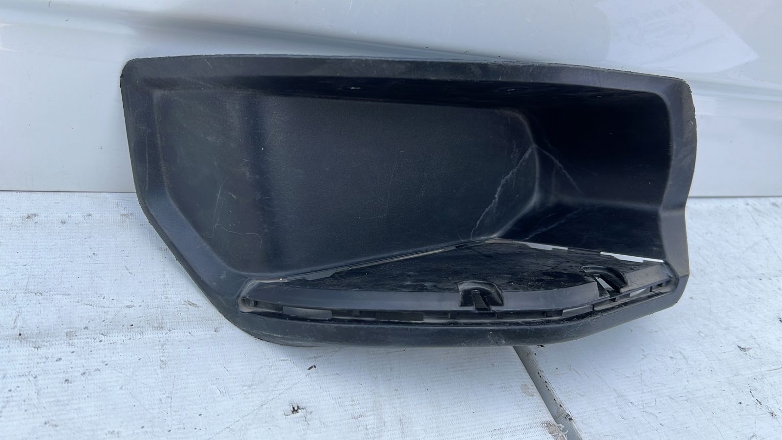 PARACHOQUE TRASERO CHEVROLET SILVERADO (19-22) - Imagen 2