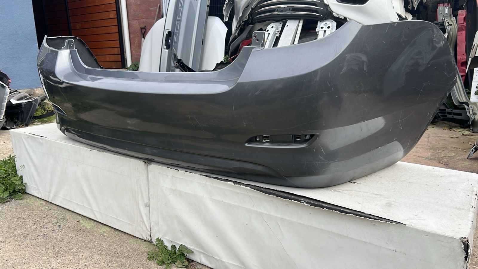 PARACHOQUE TRASERO CHEVROLET SPARK SEDAN (20-21) - Imagen 3