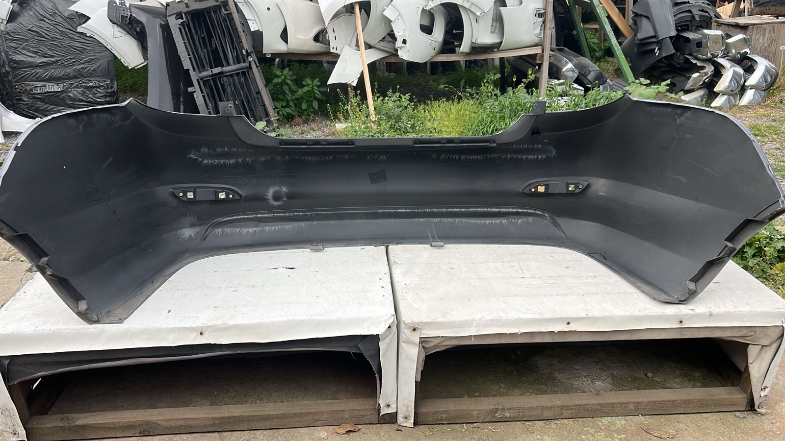 PARACHOQUE TRASERO CHEVROLET SPARK SEDAN (20-21) - Imagen 4