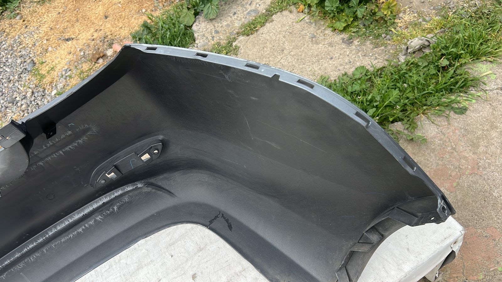 PARACHOQUE TRASERO CHEVROLET SPARK SEDAN (20-21) - Imagen 6