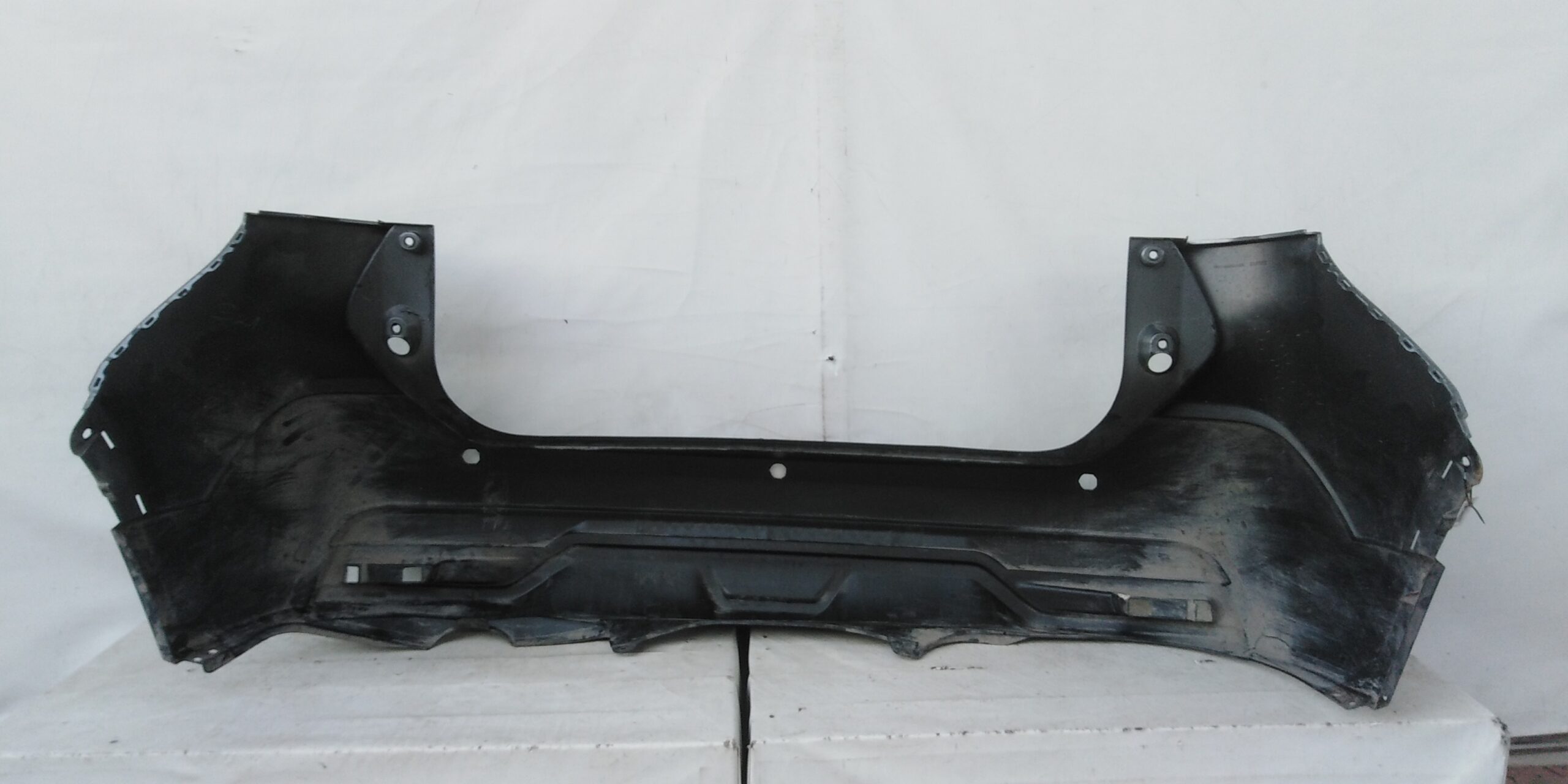 PARACHOQUE TRASERO NISSAN KICKS (17-20) - Imagen 4