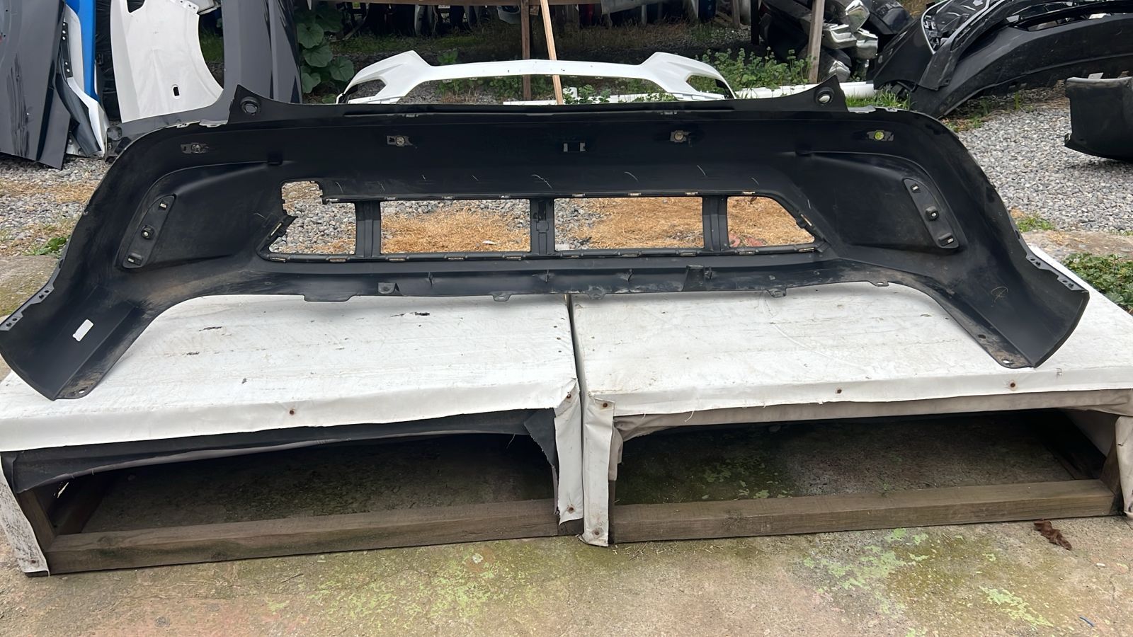 PARACHOQUE TRASERO TOYOTA COROLLA CROSS (22-24) - Imagen 4