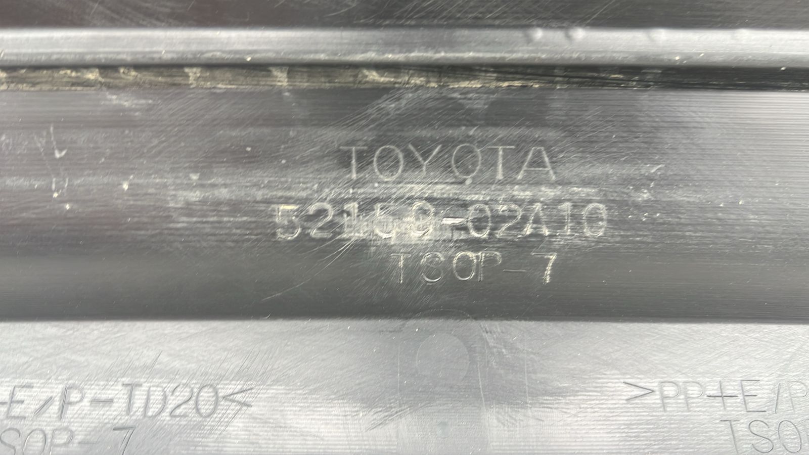 PARACHOQUE TRASERO TOYOTA COROLLA SEDAN (14-15) - Imagen 8