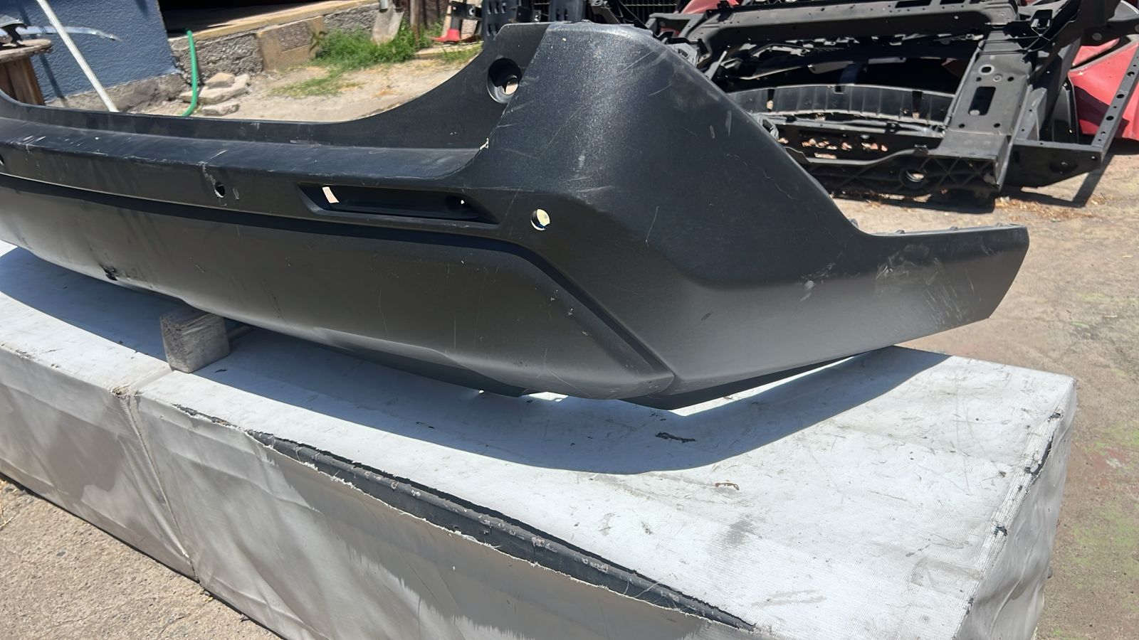 PARACHOQUE TRASERO TOYOTA RAV4 (19-22) - Imagen 4