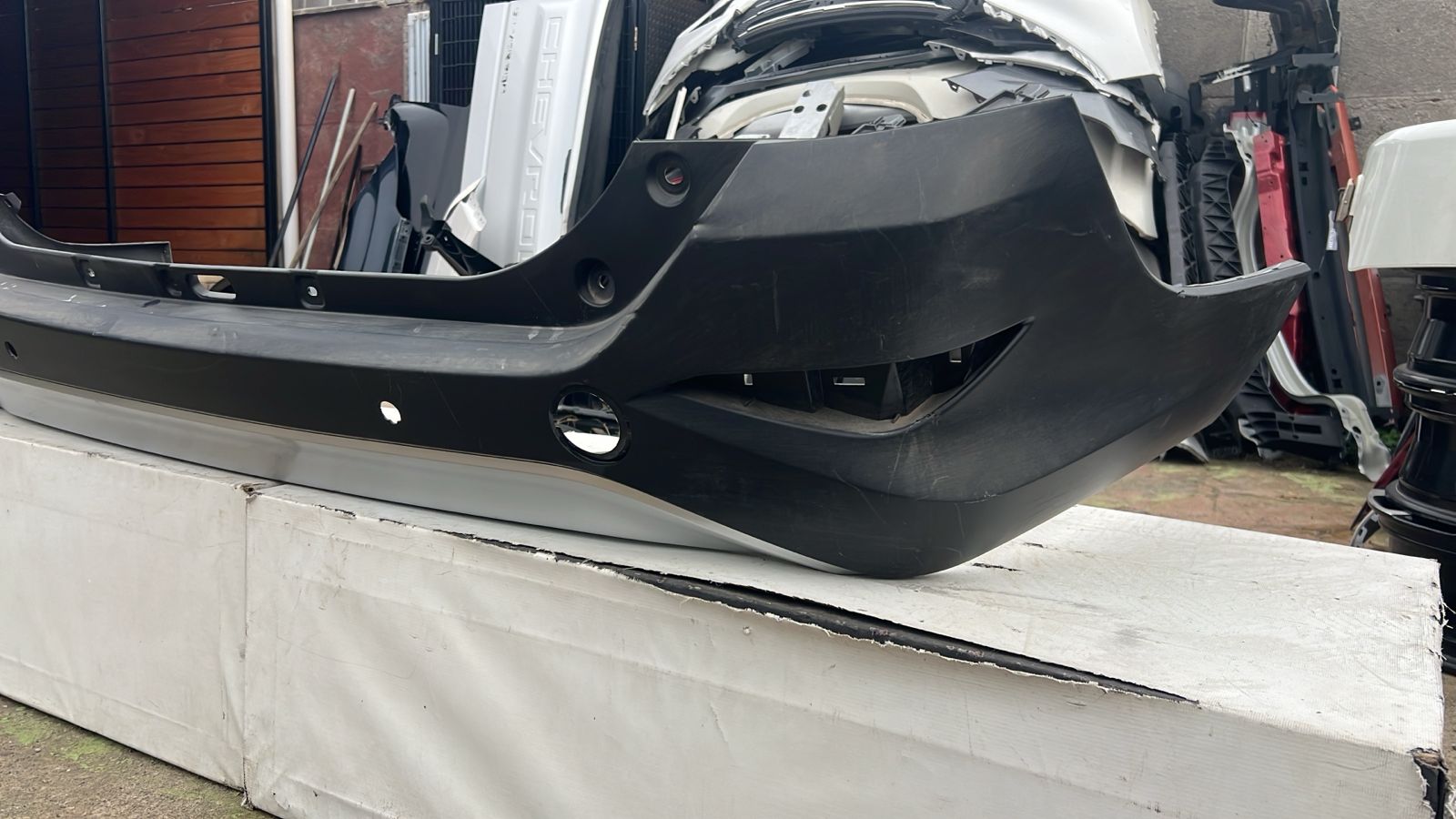 PARACHOQUE TRASERO TOYOTA RUSH (20-24) - Imagen 3