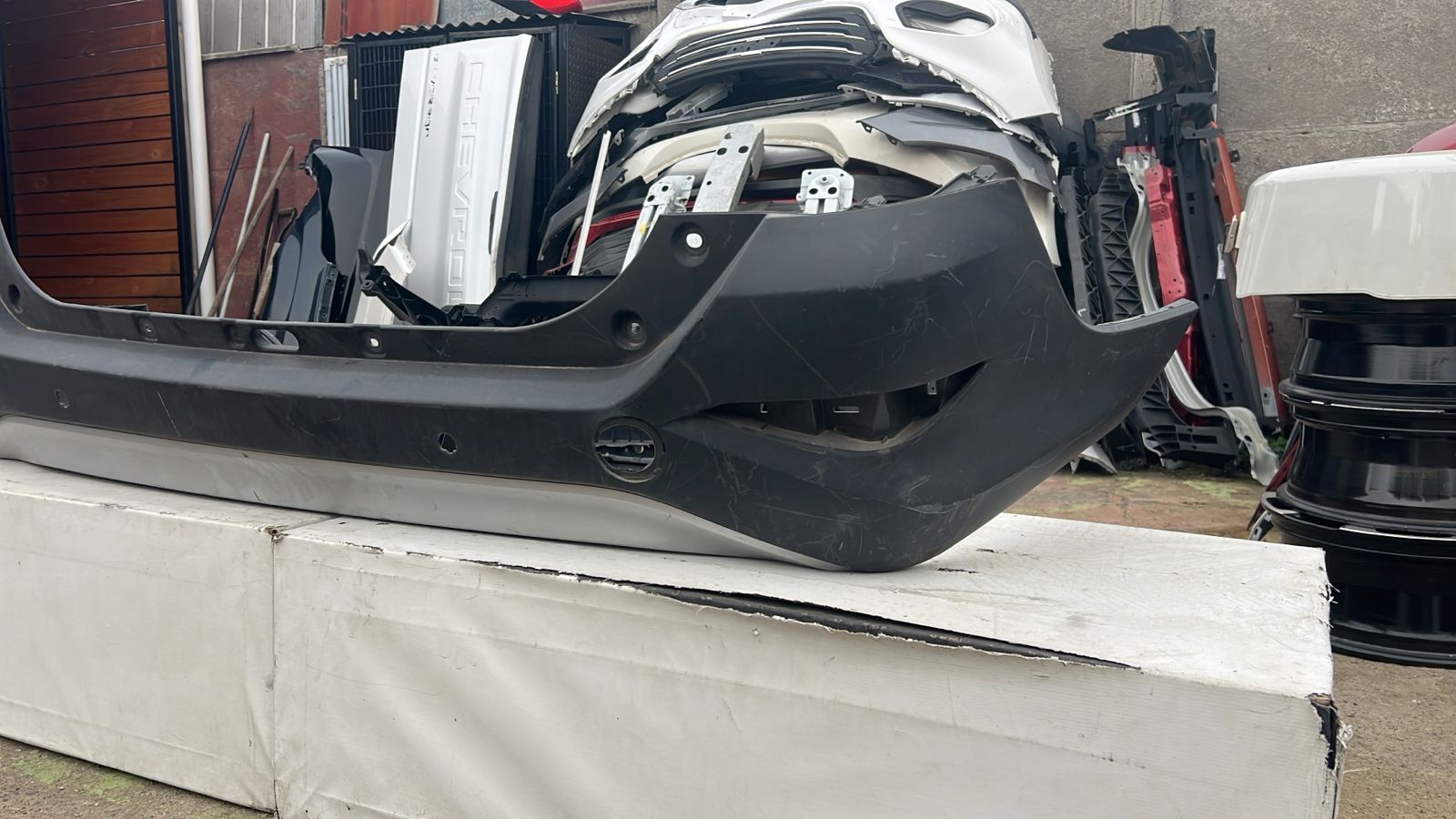 PARACHOQUE TRASERO TOYOTA RUSH (20-24) - Imagen 3