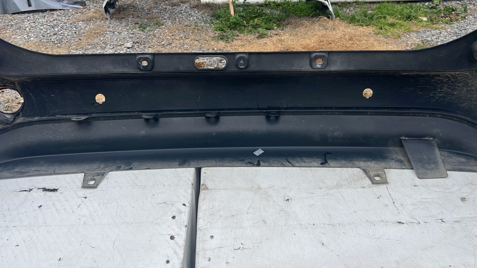 PARACHOQUE TRASERO TOYOTA RUSH (20-24) - Imagen 6