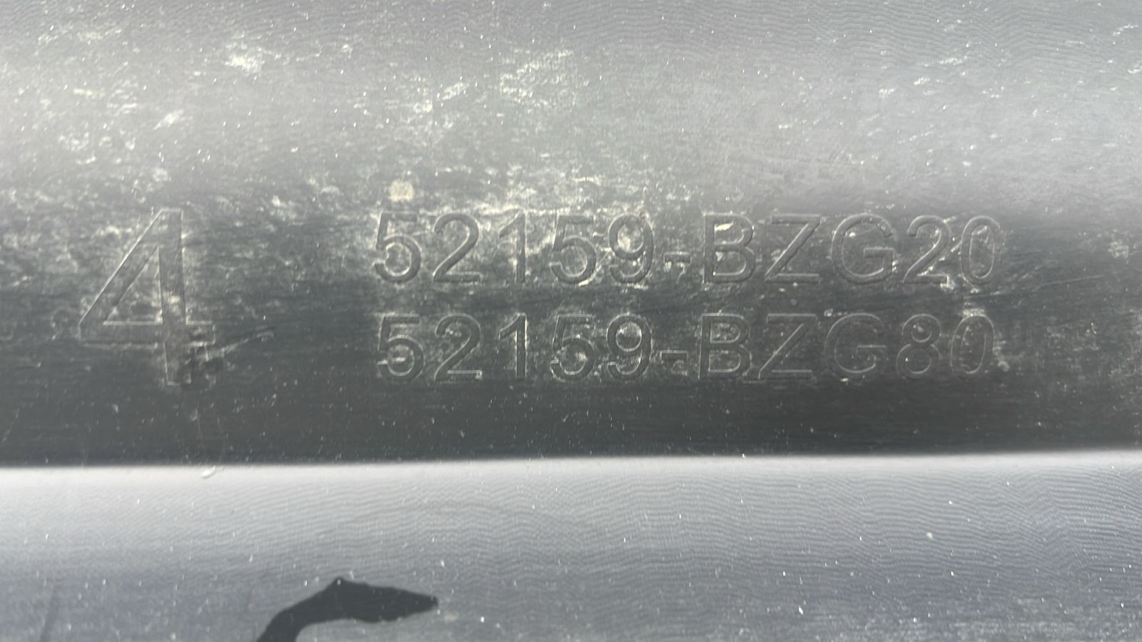 PARACHOQUE TRASERO TOYOTA RUSH (20-24) - Imagen 9