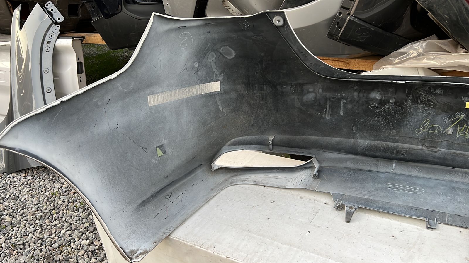 PARACHOQUE TRASERO TOYOTA YARIS SEDAN (21-22) - Imagen 8