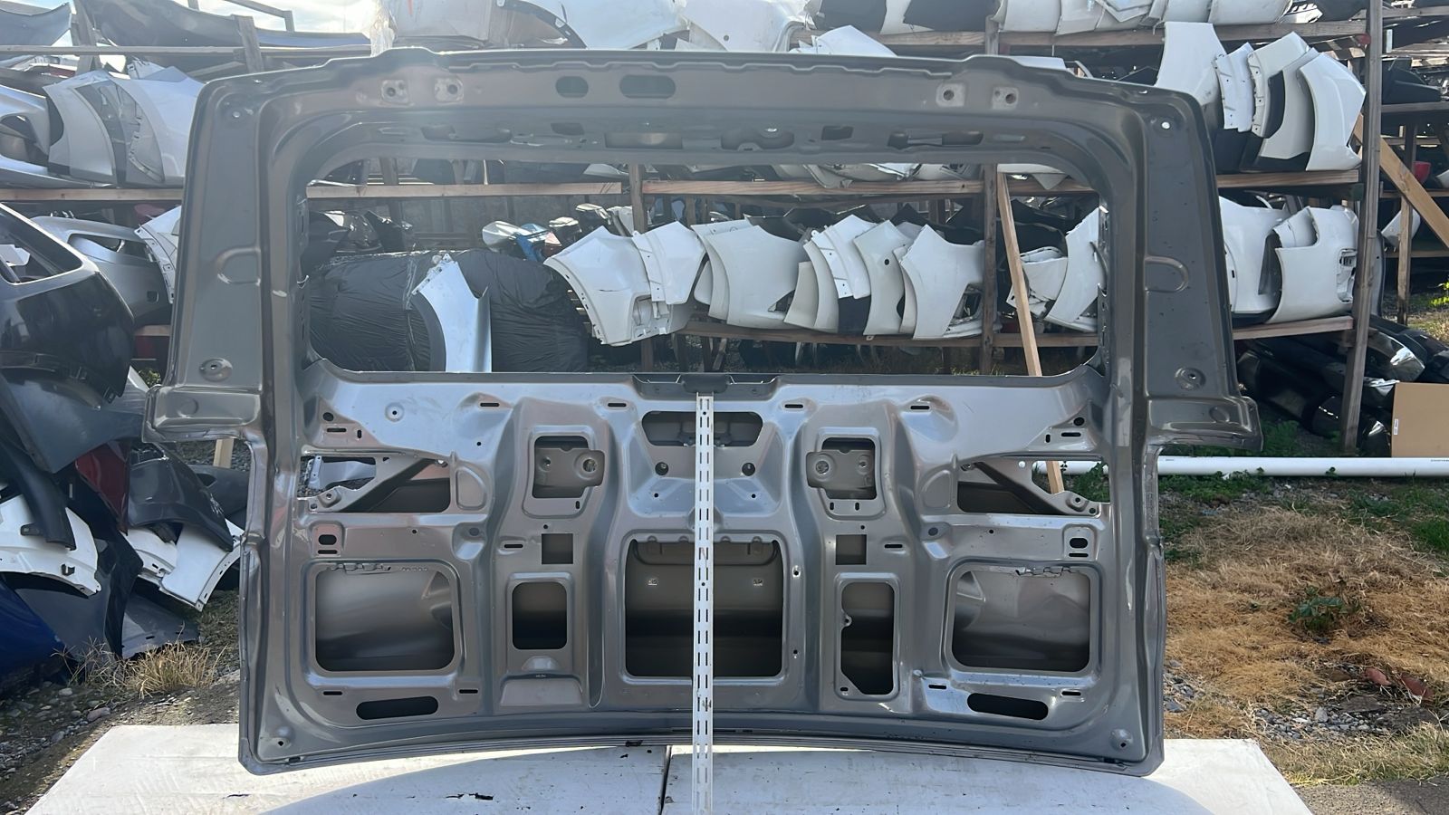 PORTALON CHEVROLET TRAVERSE (22-24) - Imagen 6