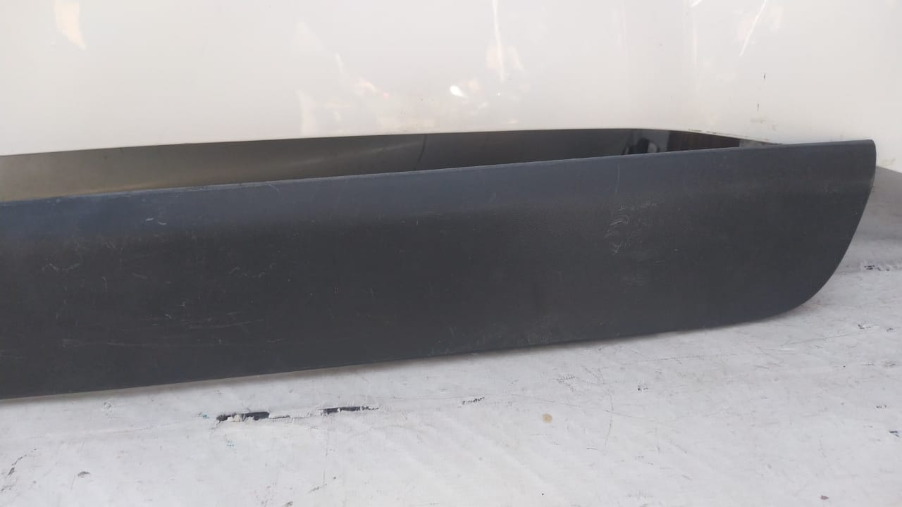 MOLDURA PORTALON TOYOTA RAV4 (19-23) - Imagen 4