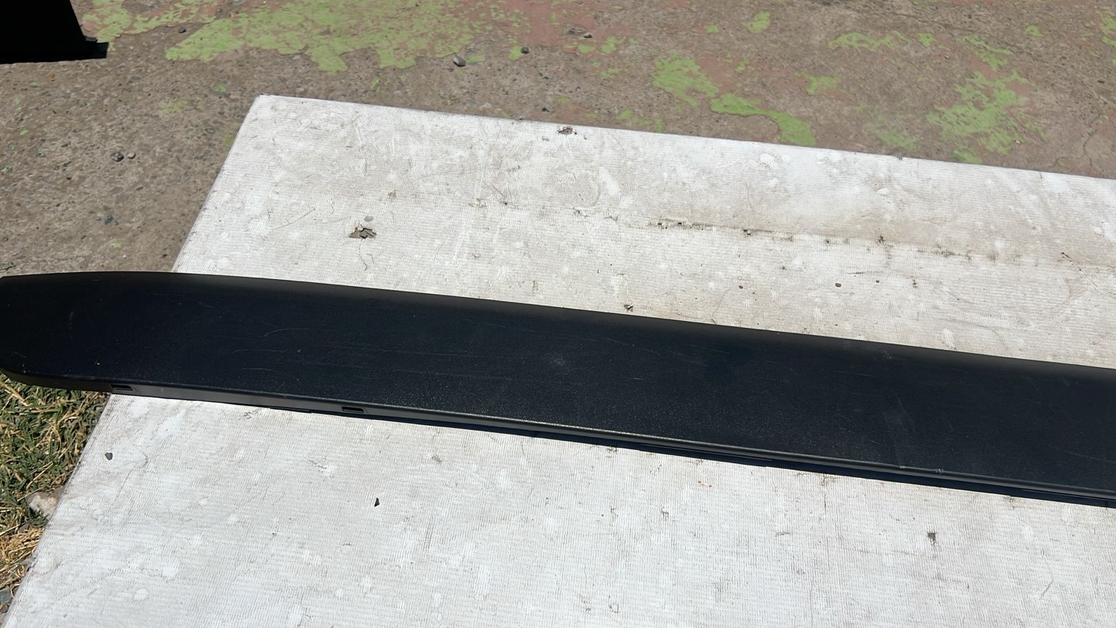 MOLDURA PORTALON TOYOTA RAV4 (19-24) - Imagen 3