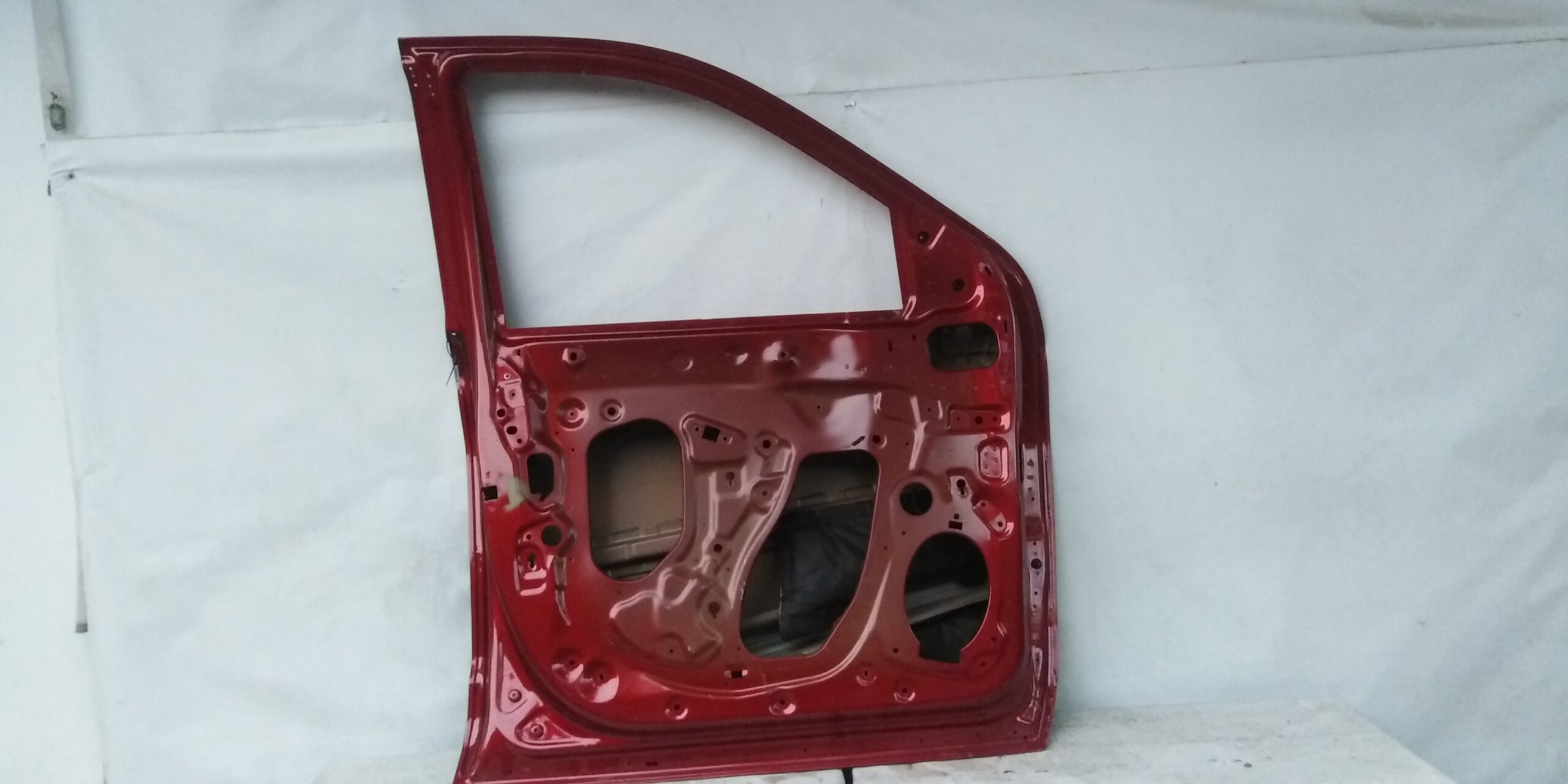 PUERTA DELANTERA IZQUIERDA CHEVROLET SILVERADO (20-24) - Imagen 2