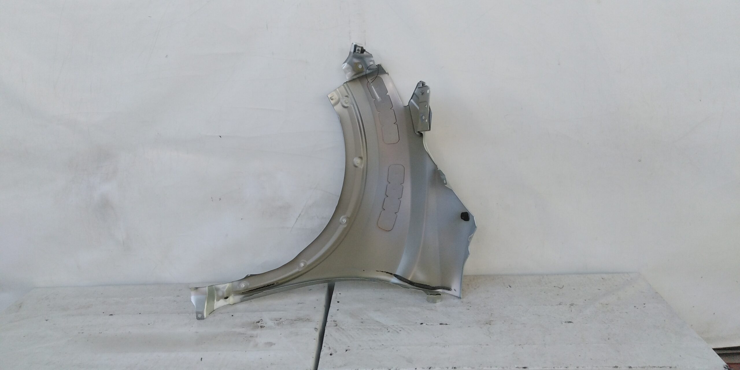 TAPABARRO DERECHO NISSAN KICKS (17-20) - Imagen 2