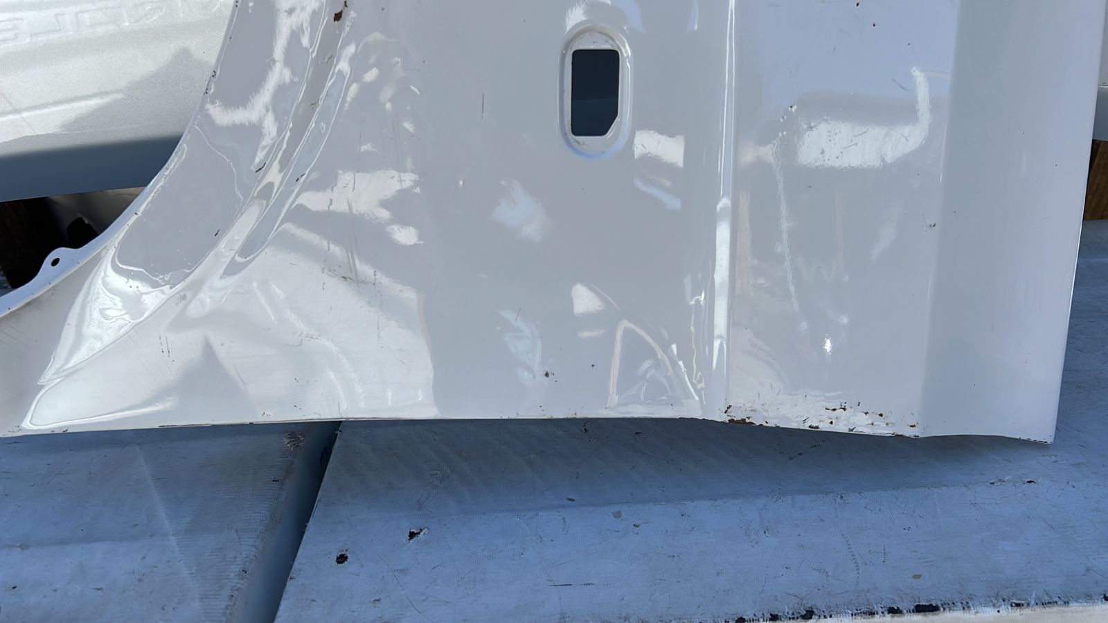 TAPABARRO IZQUIERDO CHEVROLET N400 (20-23) - Imagen 3