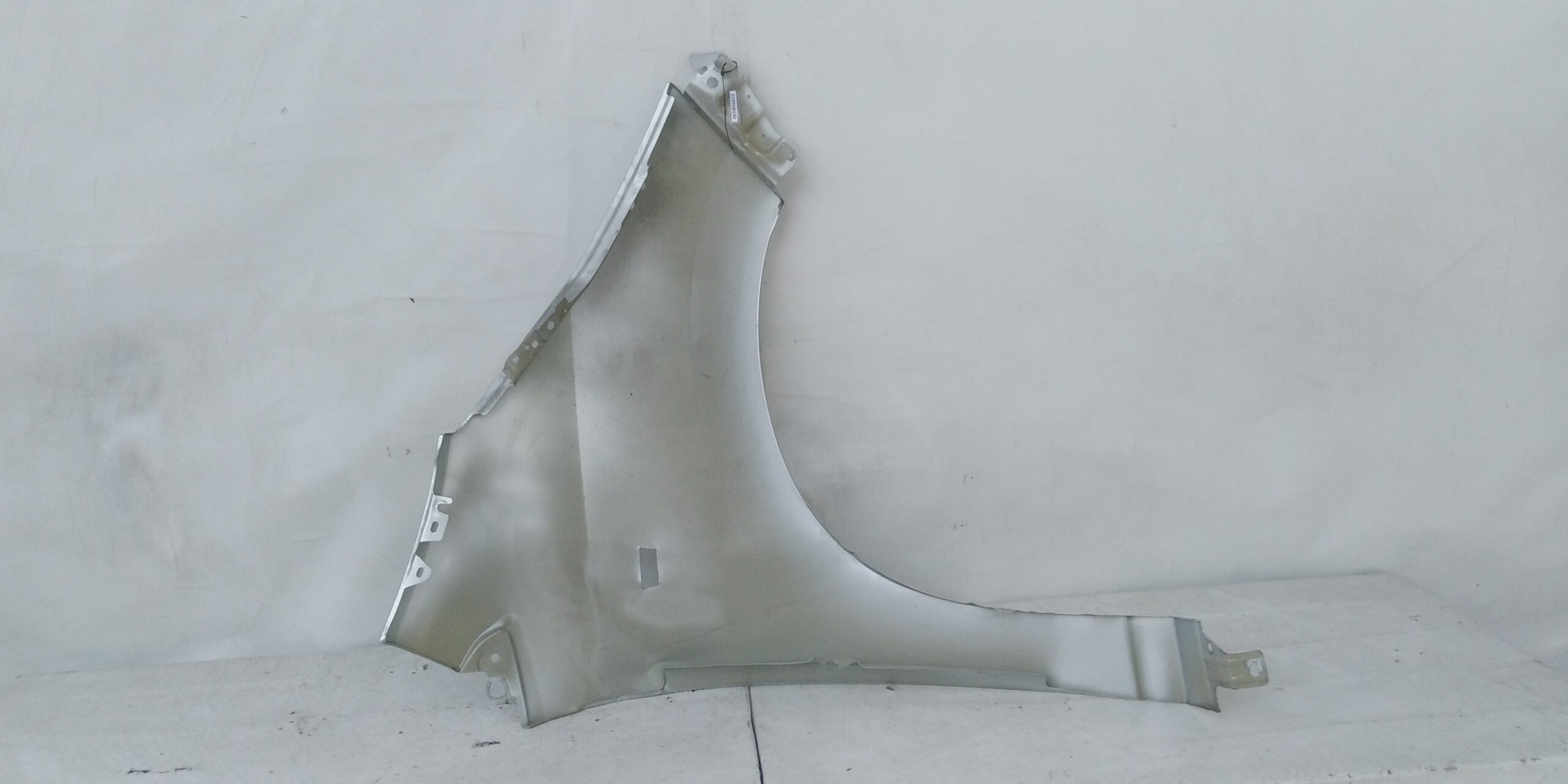 TAPABARRO IZQUIERDO CHEVROLET SPIN (17-18) - Imagen 2