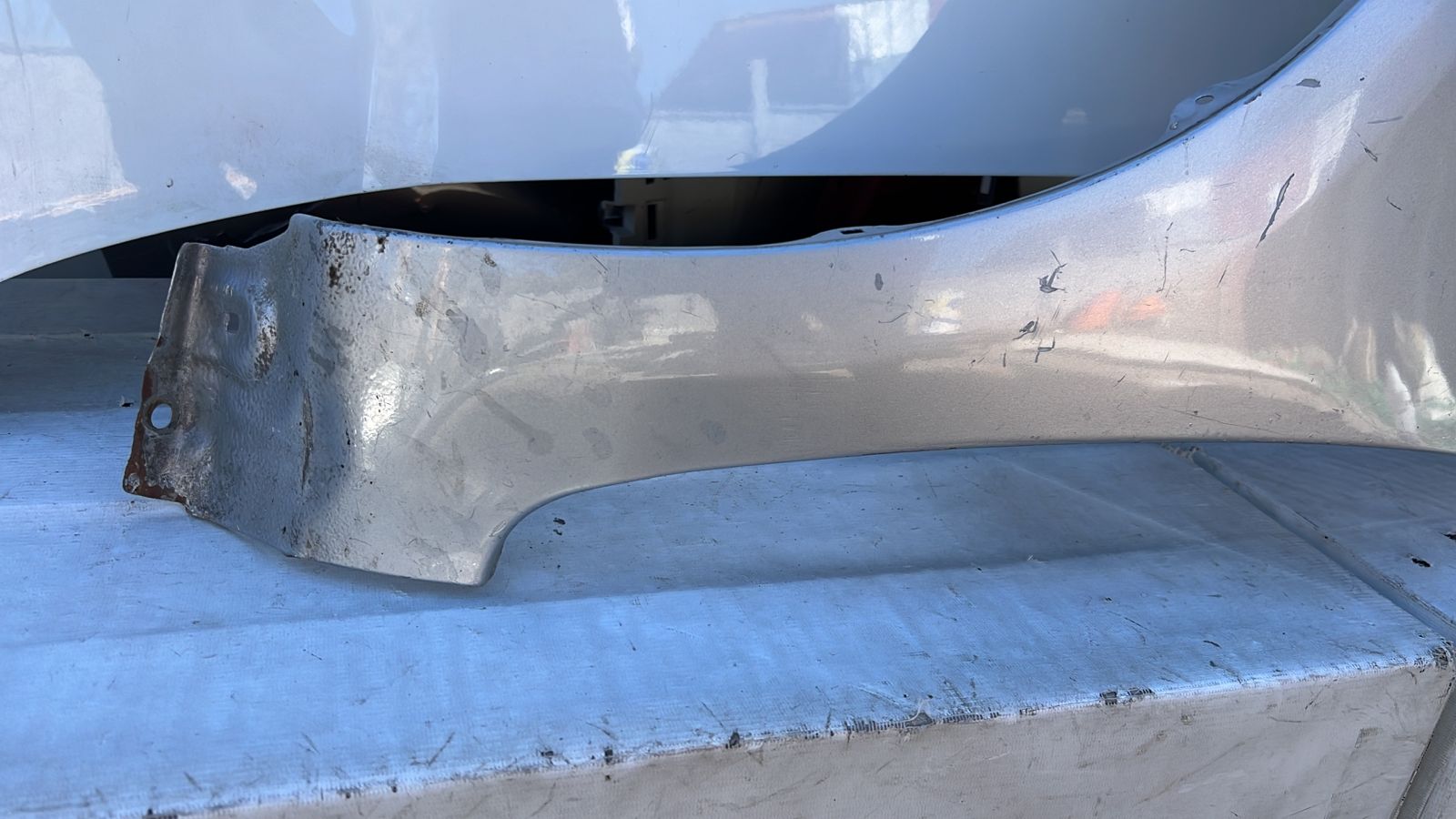 TAPABARRO IZQUIERDO TOYOTA YARIS SEDAN (06-12) - Imagen 2