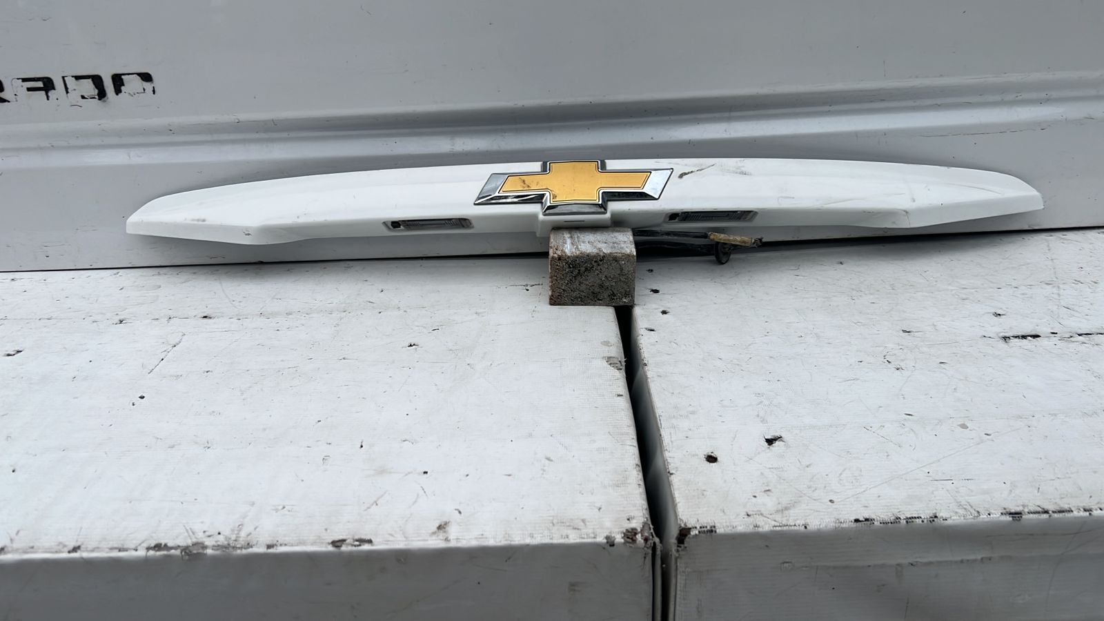 TAPA MALETA CHEVROLET SAIL (16-19) - Imagen 2