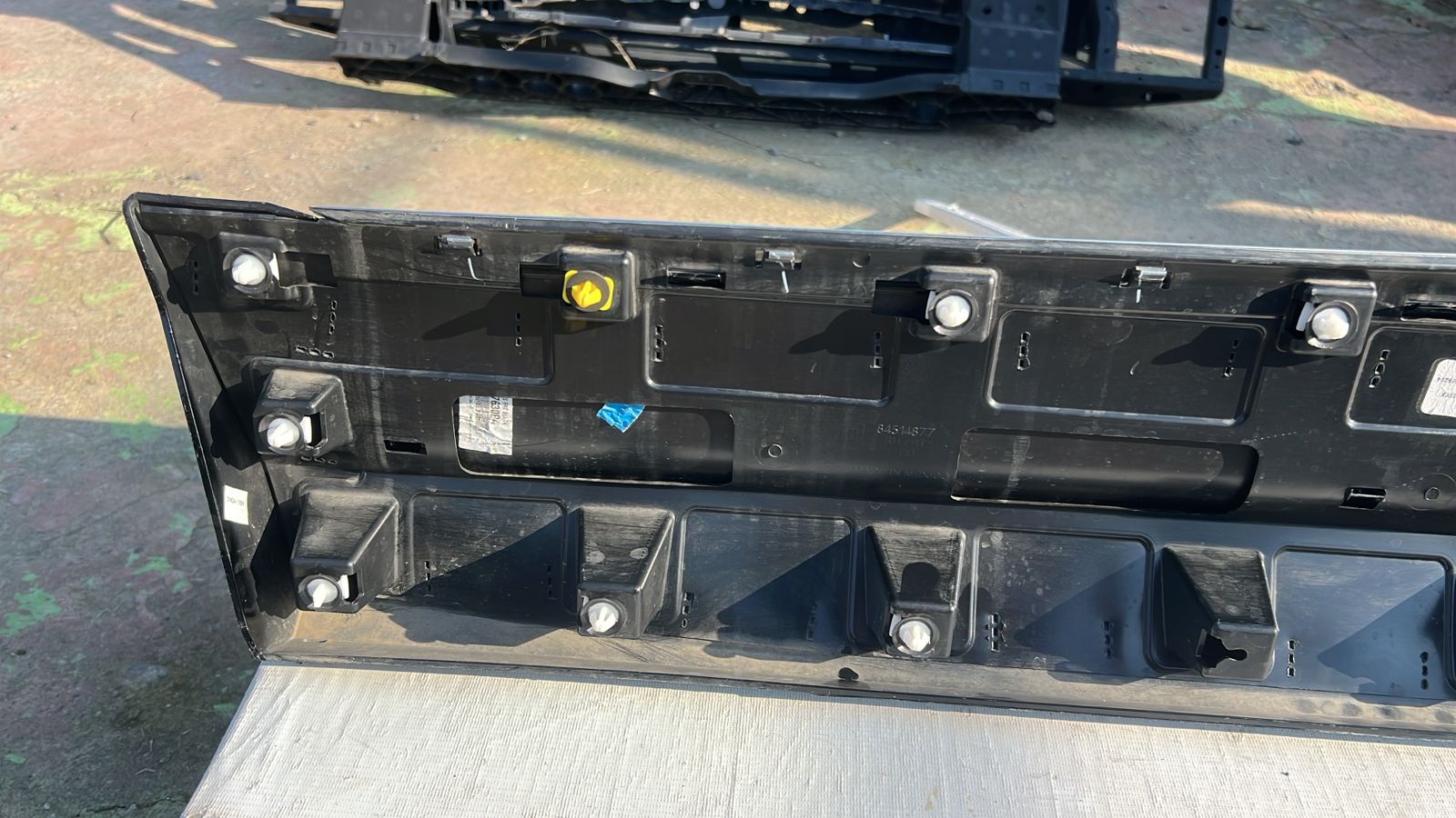 MOLDURA PUERTA DELANTERA DERECHA CHEVROLET BLAZER (18-20) - Imagen 4