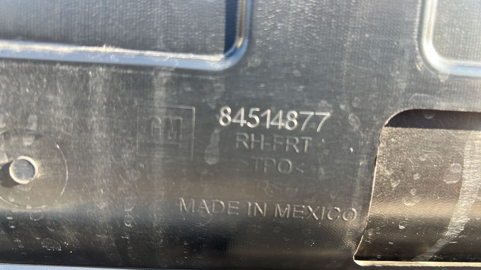 MOLDURA PUERTA DELANTERA DERECHA CHEVROLET BLAZER (18-20) - Imagen 7