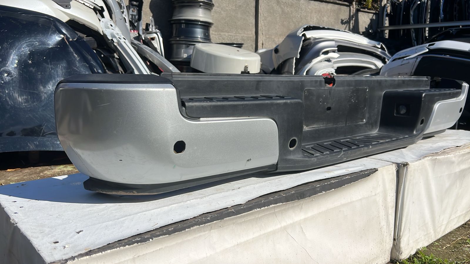 PARACHOQUE TRASERO NISSAN NAVARA (21-24) - Imagen 2